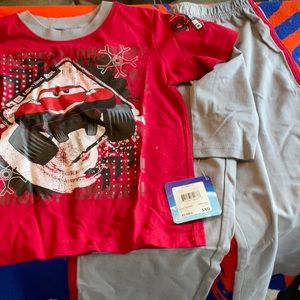 Disney Cars 2 Pc Set in Classic Red Size 4T, NWT